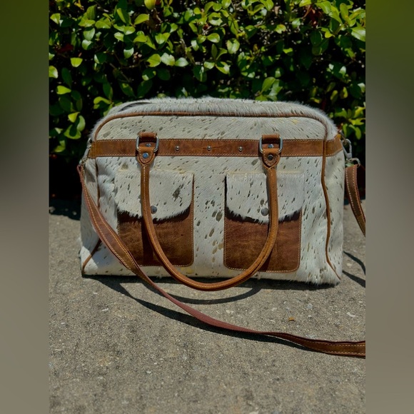 Cowhide and Leather White and Gold Metallic Duffle Bag - Picture 2 of 4